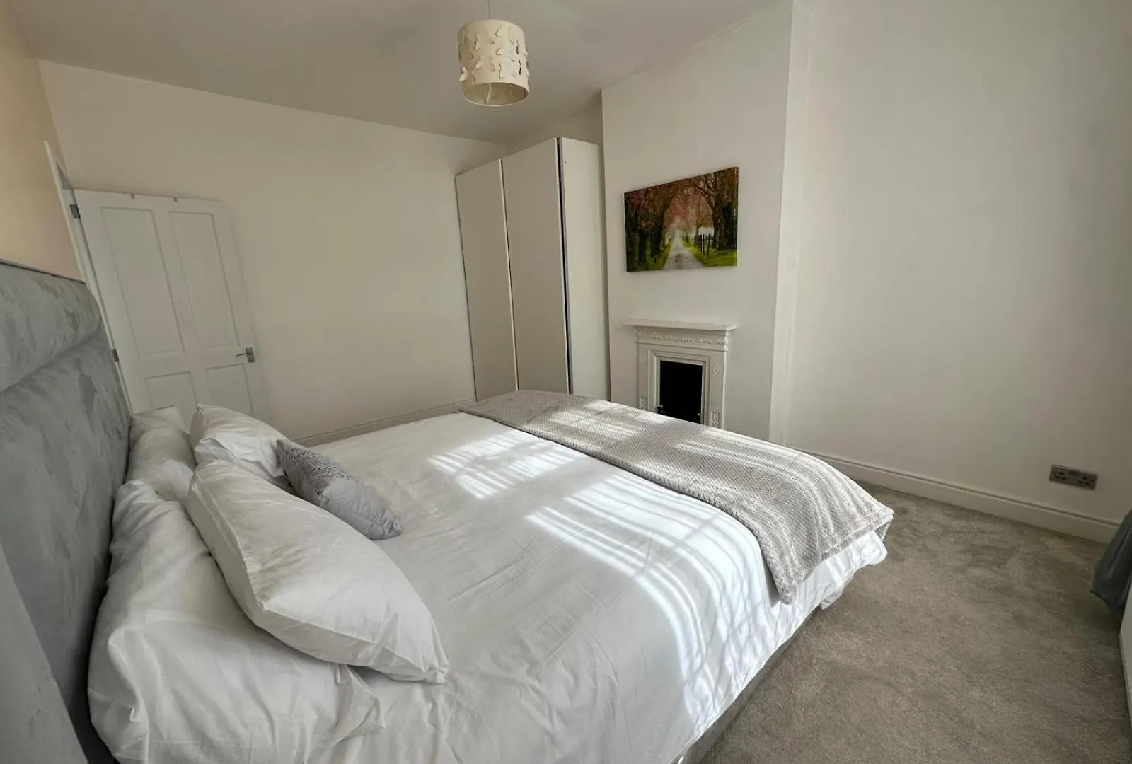Luxurious Living 4 Bedroom Home London United Kingdom