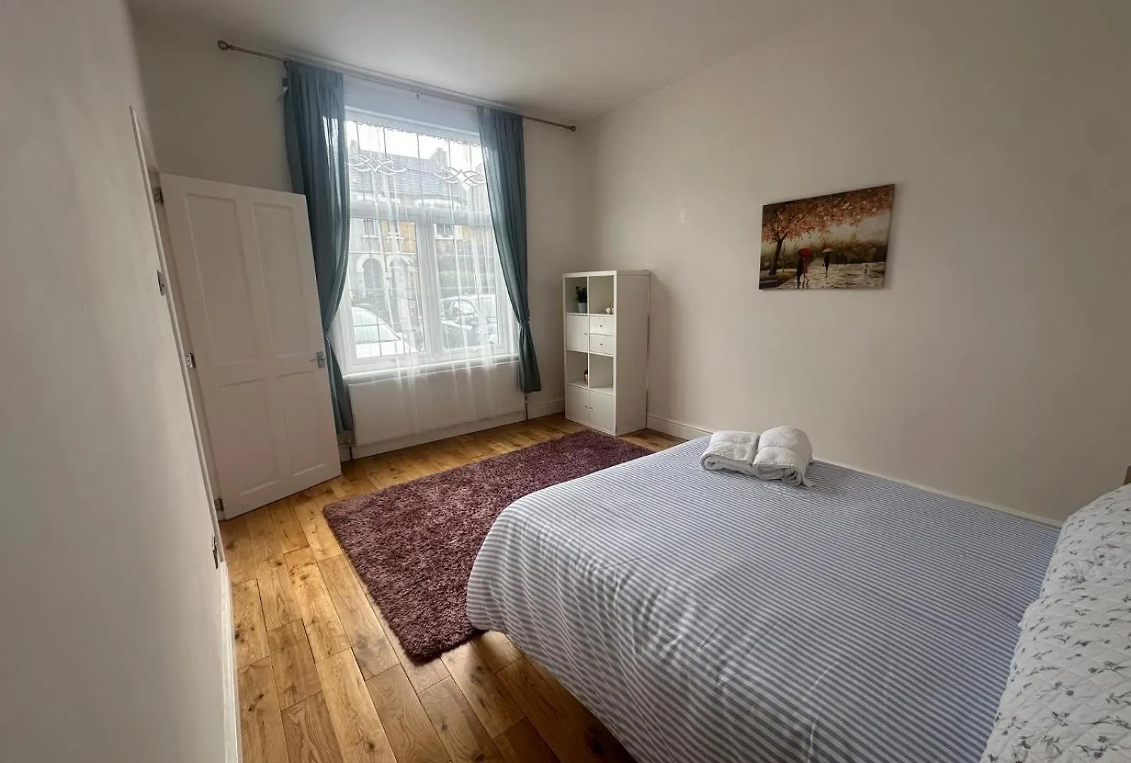 Luxurious Living 4 Bedroom Home London United Kingdom