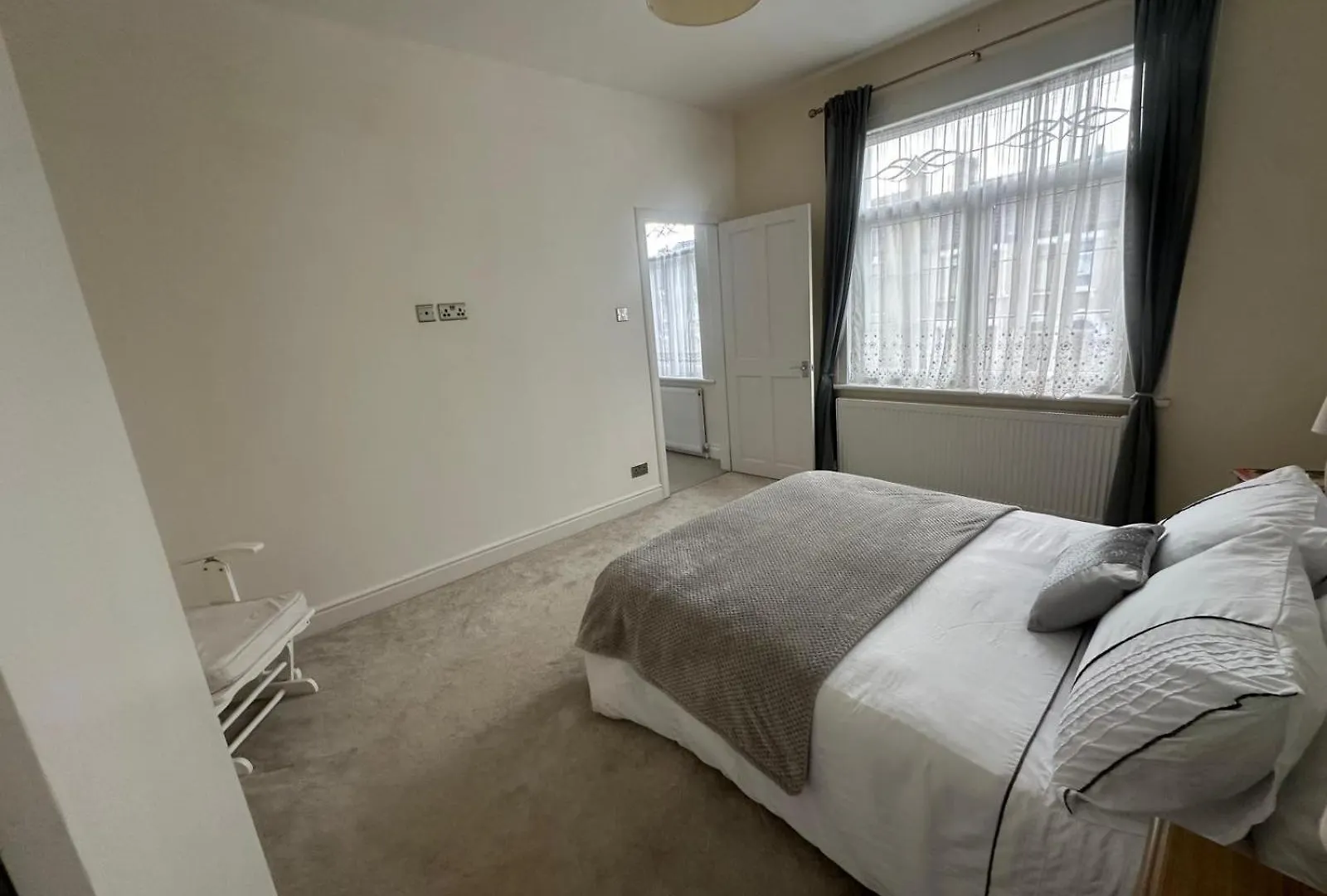 Luxurious Living 4 Bedroom Home 伦敦