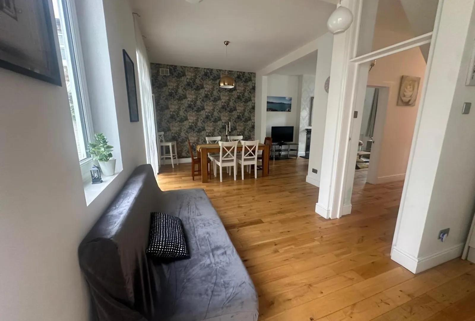 Luxurious Living 4 Bedroom Home 伦敦